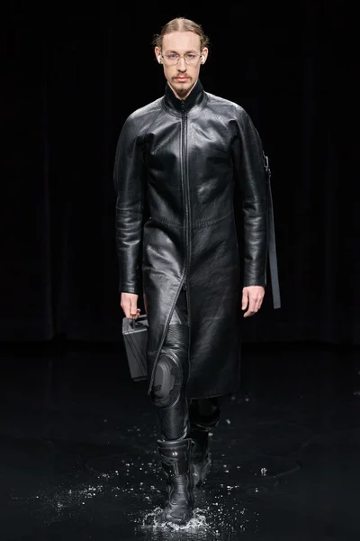Look 40